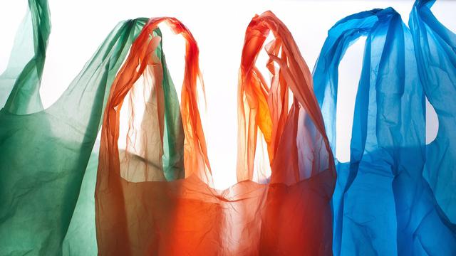 4 Fakta larangan kantong plastik di Jakarta, berlaku Juli