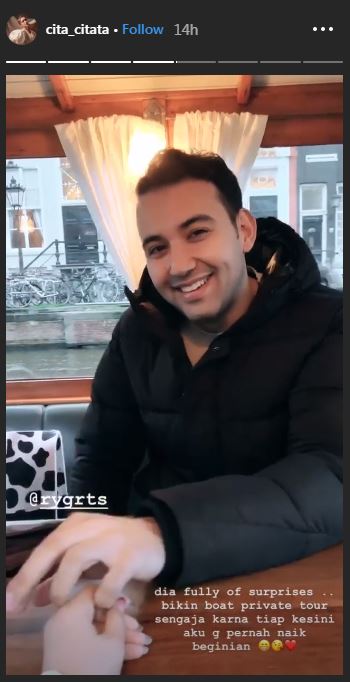 5 Momen Cita Citata dilamar kekasih di Belanda, romantis abis