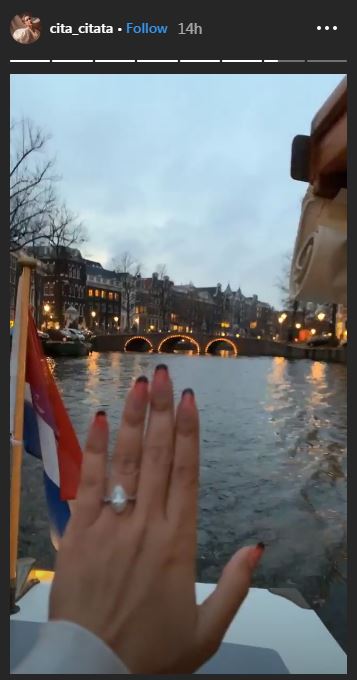 5 Momen Cita Citata dilamar kekasih di Belanda, romantis abis