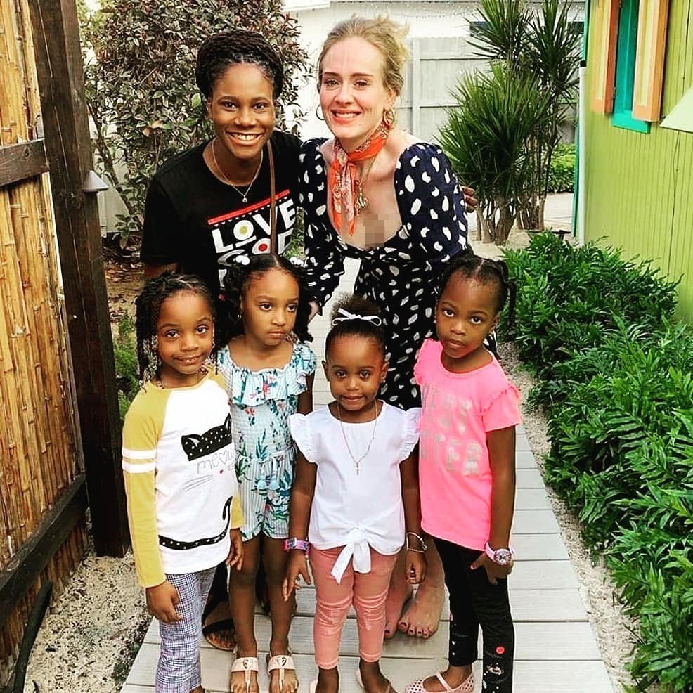 6 Potret terbaru Adele super kurus sedang liburan di Caribbean