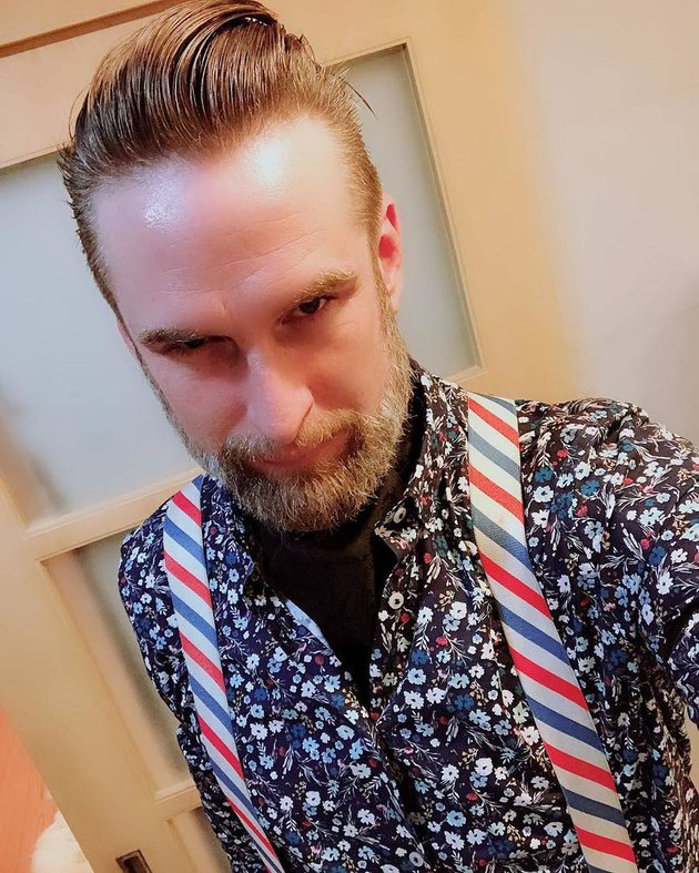 10 Pesona Carson, mantan suami Farah Quinn yang makin kece