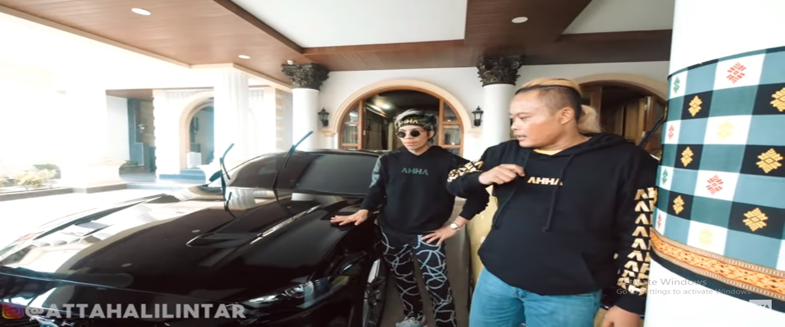 Sukses dan terkenal, intip 4 mobil mewah Sule yang bikin melongo