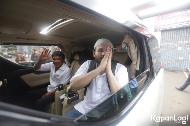 10 Momen Rhoma Irama jemput Ridho bebas dari penjara, penuh tangis