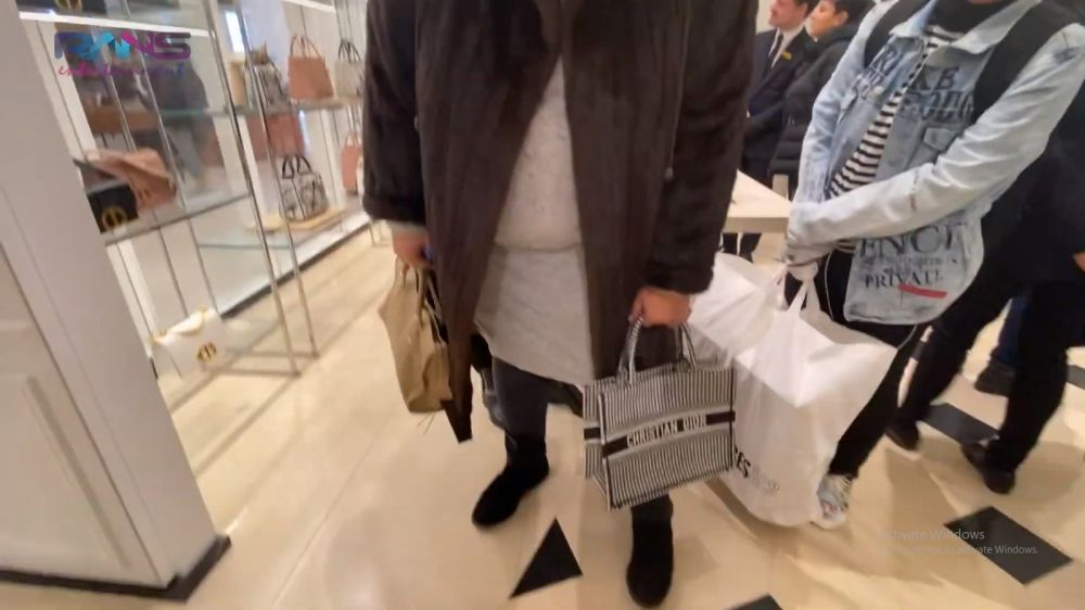 Raffi-Nagita beri tas mewah ke Ivan Gunawan, harganya fantastis