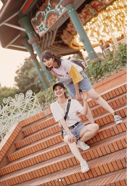 10 Pesona Sheila Dara, bintang NKTCHI dengan outfit kasual