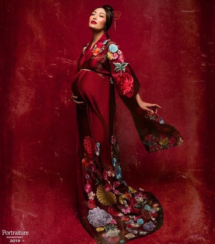 50 Gaya maternity seleb Tanah Air ini curi perhatian