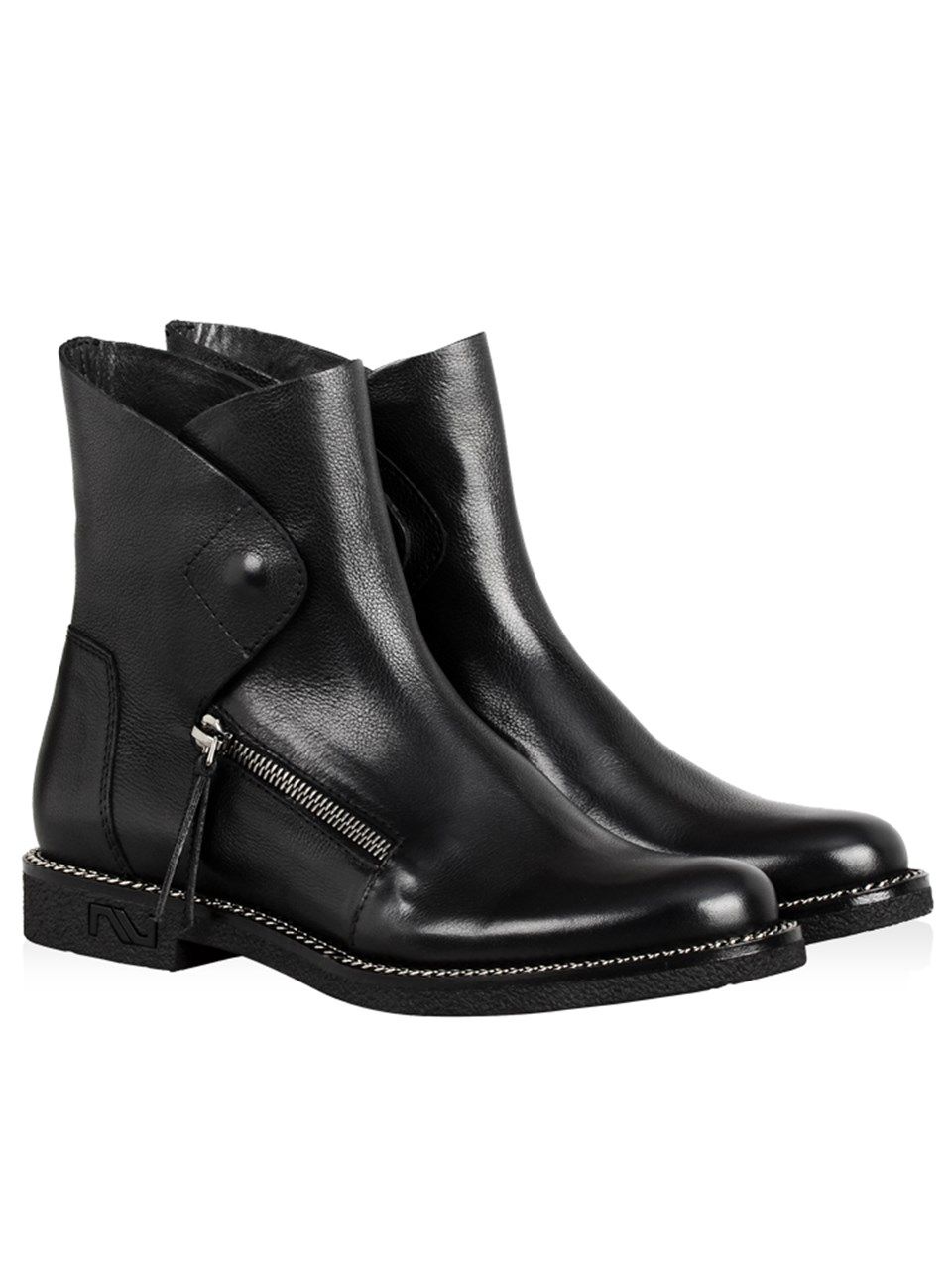 40 Jenis model sepatu cewek yang bikin penampilan stylish