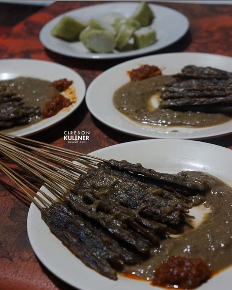 8 Kuliner khas Cirebon wajib dicoba, nasi jamblang favorit
