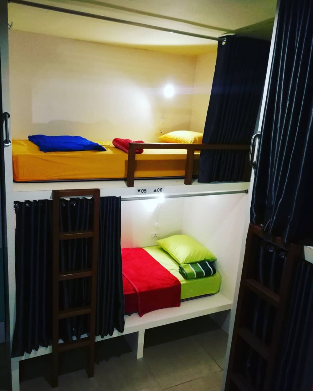 9 Hotel kapsul murah di Jakarta, harga Rp 100 ribuan