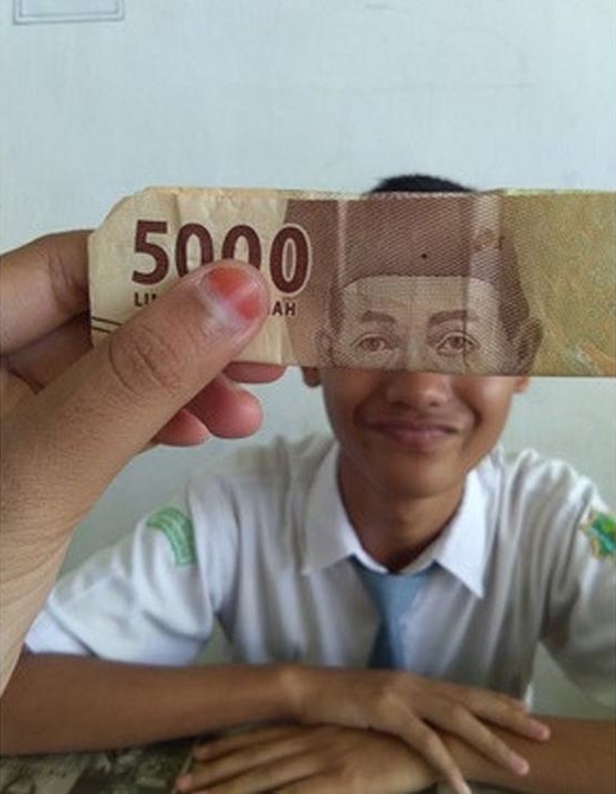 6 Potret lucu gabungan wajah orang dan uang kertas ini kocak abis