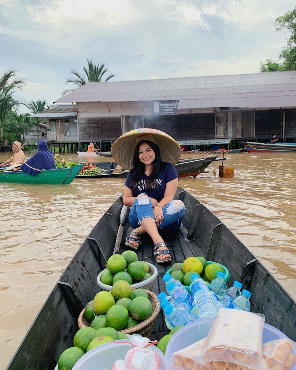 10 Pesona Liana Jhonlin, anak crazy rich Kalimantan Selatan