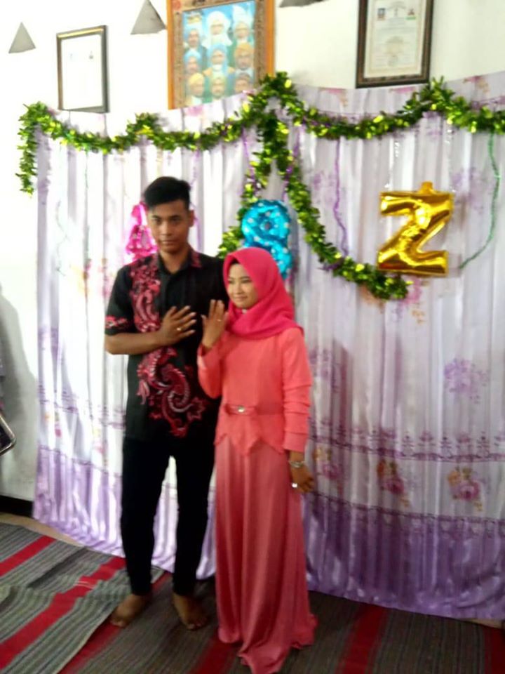 4 Momen lamaran Ponari si dukun cilik Jombang, sederhana