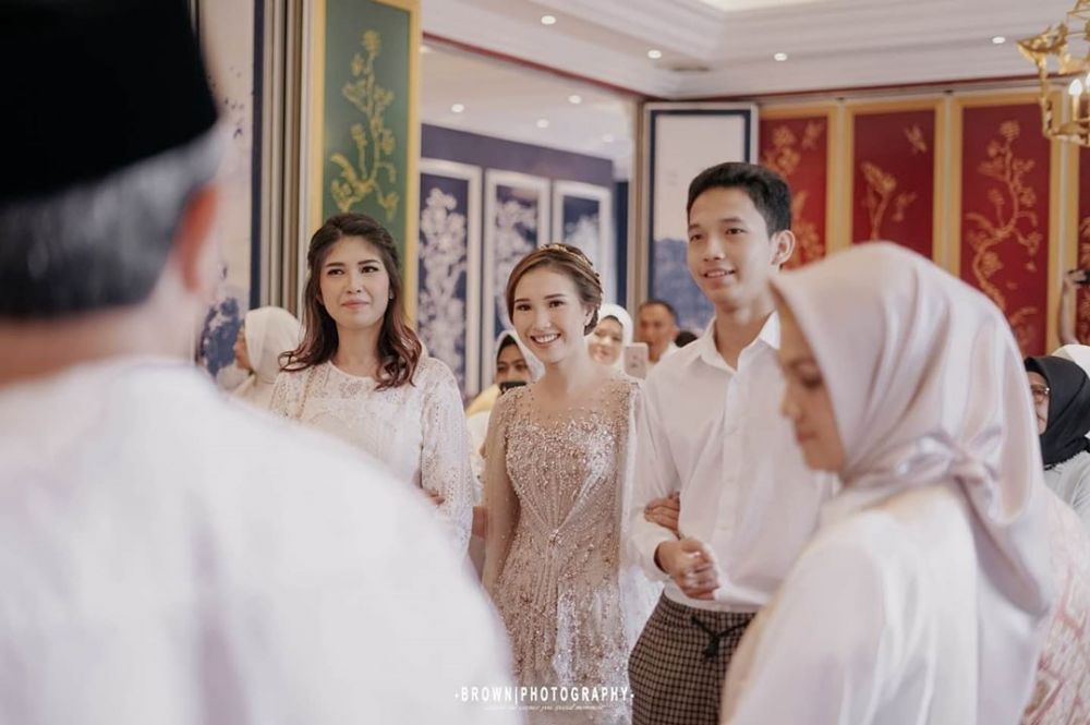 10 Momen lamaran Ahmad Abdul & Artika Rustam, penuh kebahagiaan