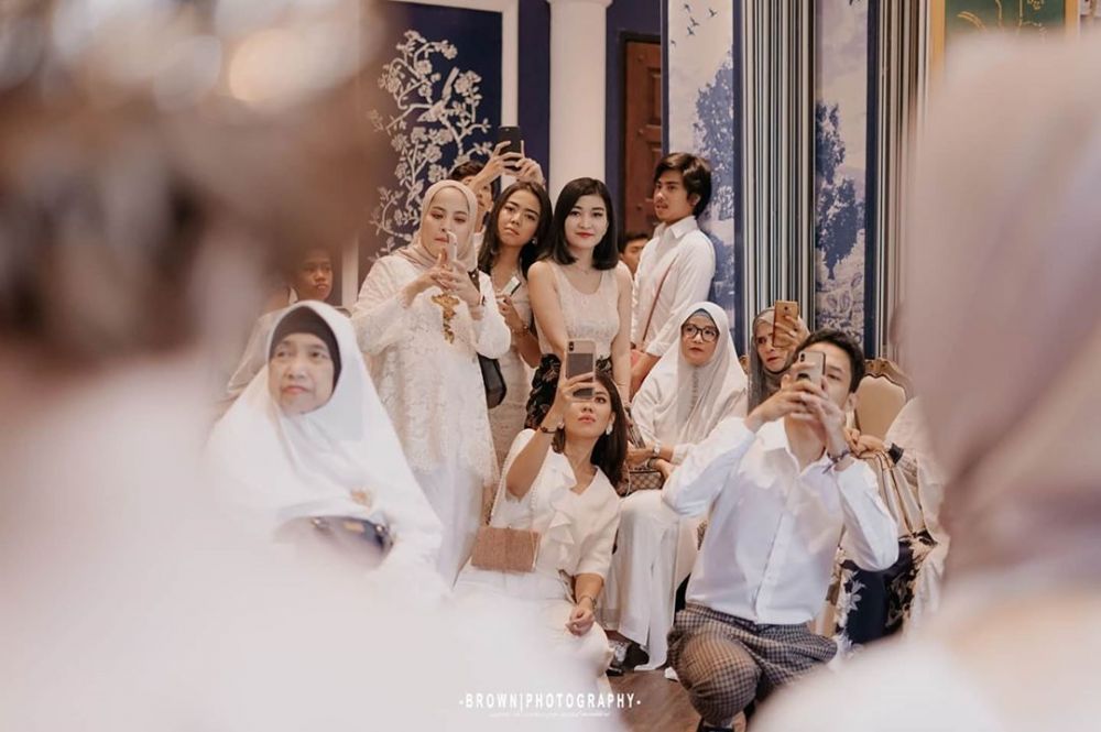 10 Momen lamaran Ahmad Abdul & Artika Rustam, penuh kebahagiaan