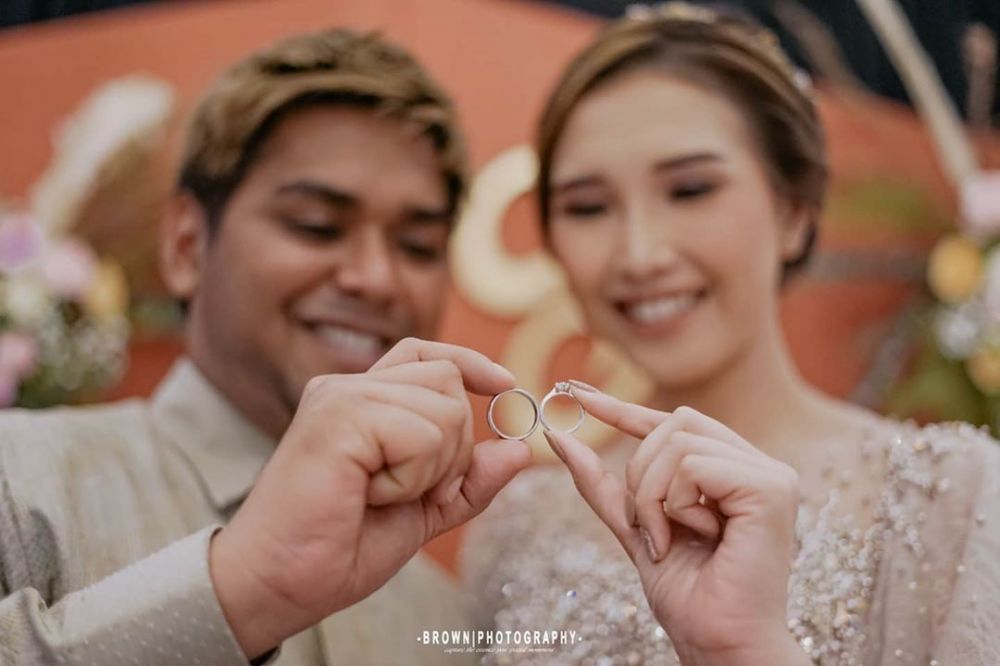 10 Momen lamaran Ahmad Abdul & Artika Rustam, penuh kebahagiaan