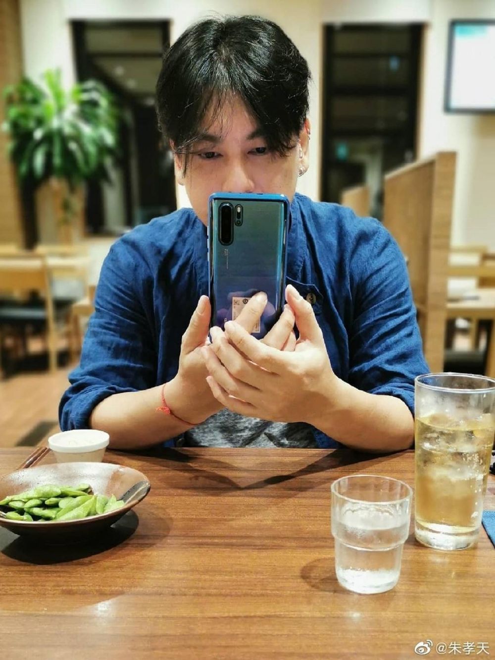 6 Potret terbaru Ken Zhu 'Meteor Garden', bikin pangling