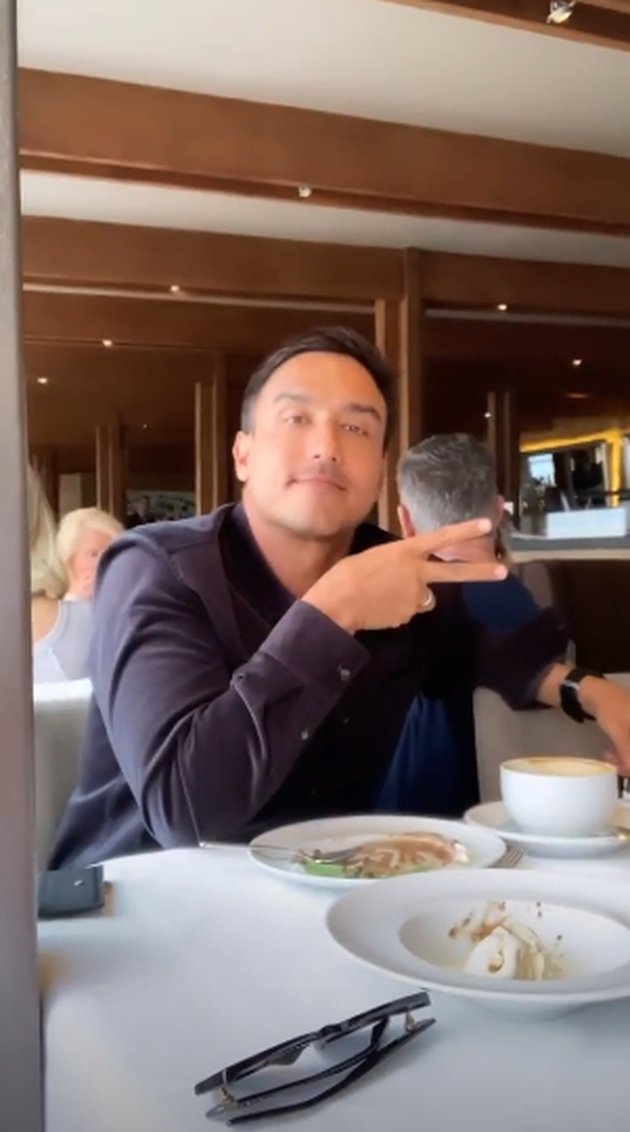 10 Potret liburan manis Raisa dan Hamish Daud bareng Baby Zalina