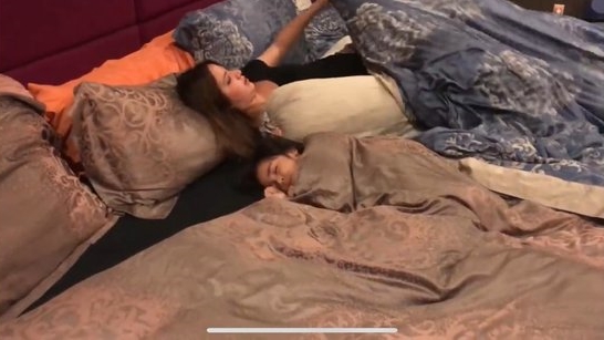 8 Penampakan kamar tidur Nia Ramadhani, mewah dan luas