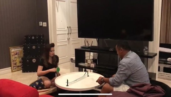 8 Penampakan kamar tidur Nia Ramadhani, mewah dan luas