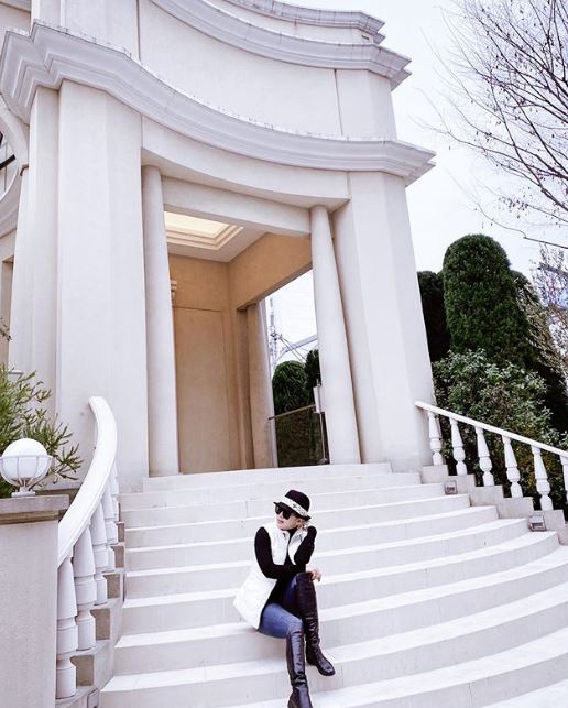 9 Momen Syahrini & Reino Barack liburan di Tokyo, pakai kimono