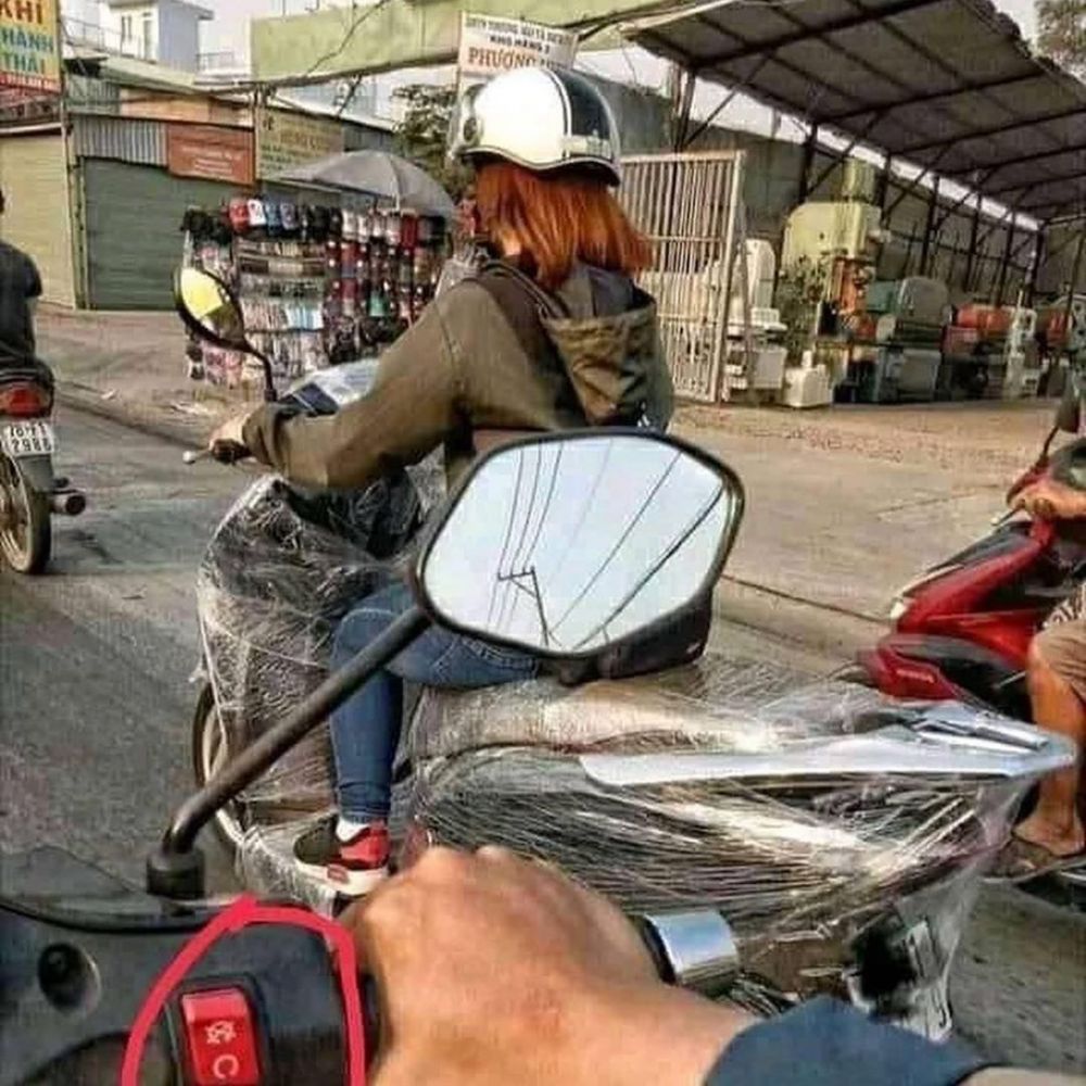 10 Potret nyeleneh kendaraan di jalan ini bikin gagal fokus