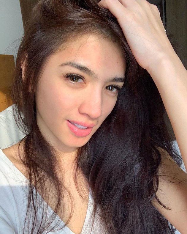 8 Potret Angel Karamoy tanpa makeup tebal, manis & memesona