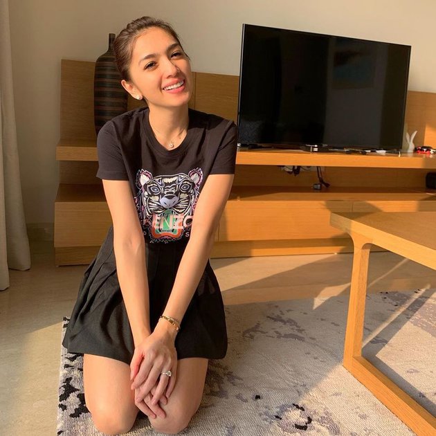 8 Potret Angel Karamoy tanpa makeup tebal, manis & memesona