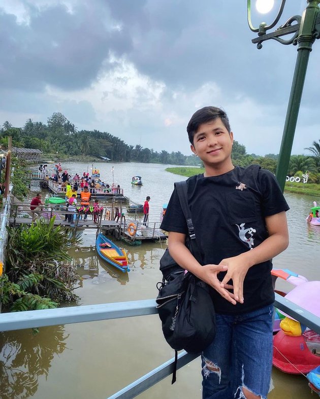 8 Momen Jirayut pulang kampung ke Thailand, penuh tawa