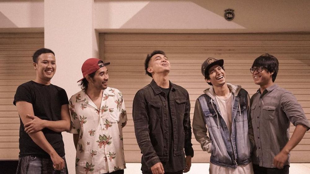  6 Momen kebersamaan Naga dengan band Lyla, bikin nostalgia