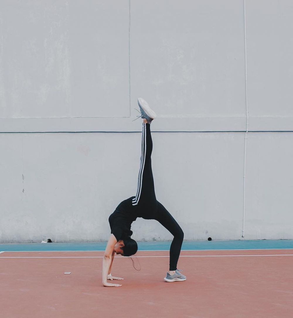 Jago taekwondo, intip 7 potret Aghniny Haque pamer tendangan maut