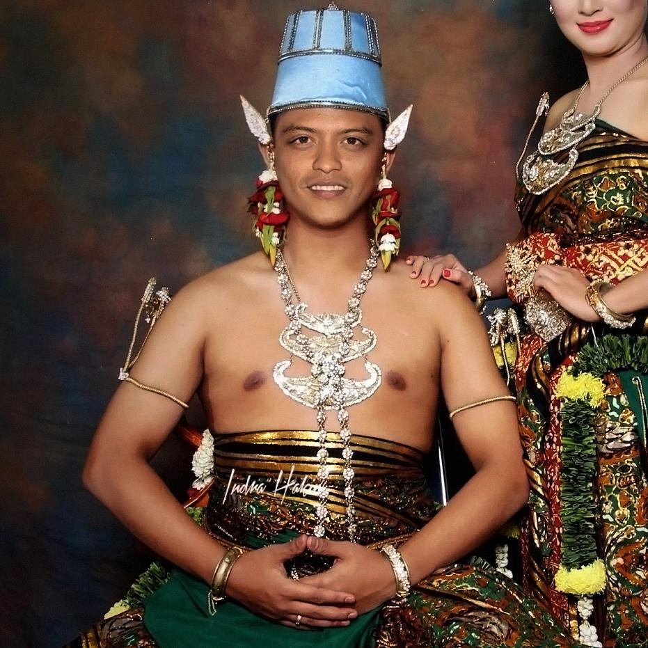 15 Editan foto seleb Hollywood jadi orang Indonesia, bikin ngakak