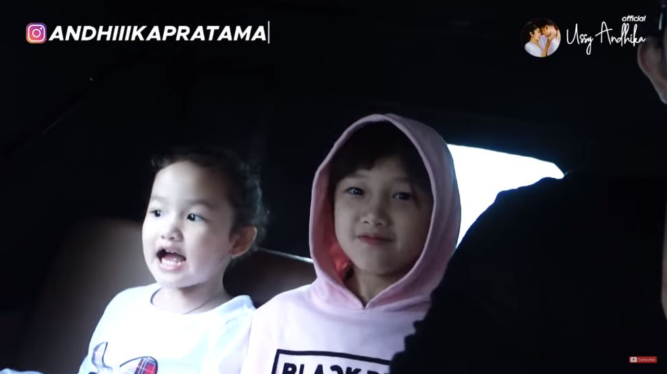 11 Momen Ussy masak dan makan bareng karyawan rumah, sederhana