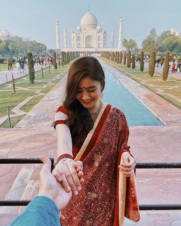 8 Potret liburan Febby Rastanty di India, memesona pakai kain sari