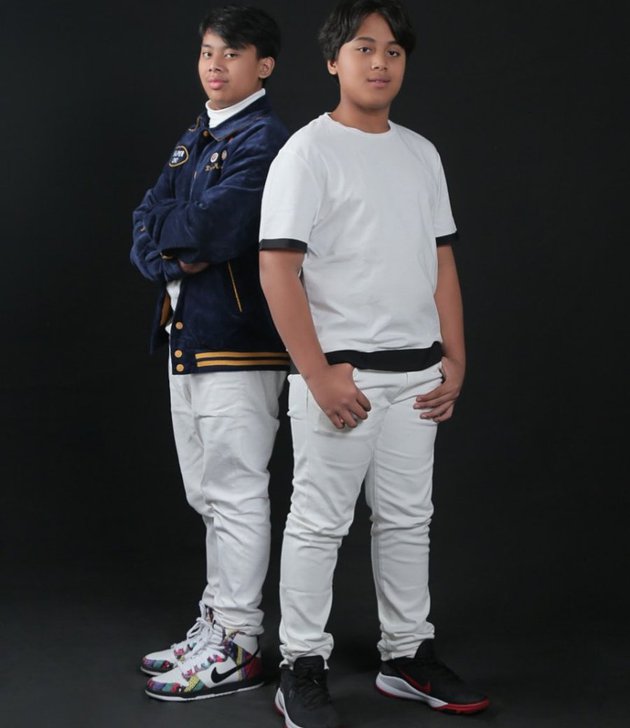 7 Potret Bagus & Ganteng, anak kembar Komeng yang jarang terekspos