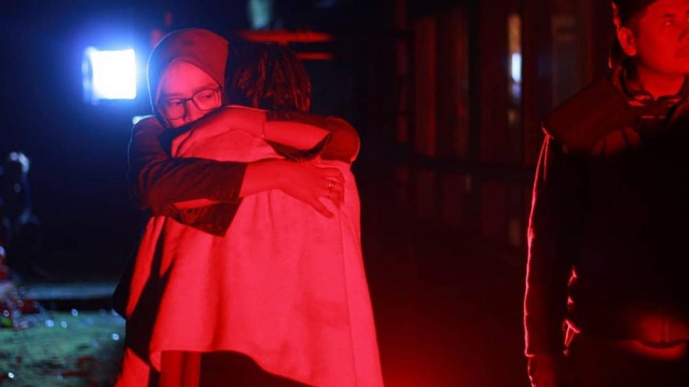 7 Potret Prilly Latuconsina dan asistennya, kompak bak sahabat