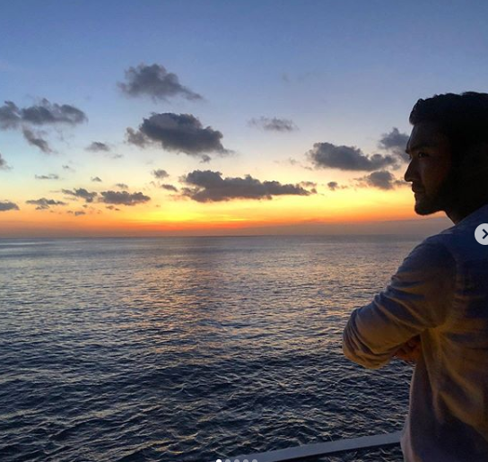 Gaya 10 seleb Korea kunjungi Bali, Chanyeol hingga Rose Blackpink