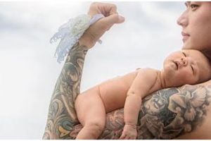 Gaya 4 seleb ganteng gendong anak ini tuai kontroversi