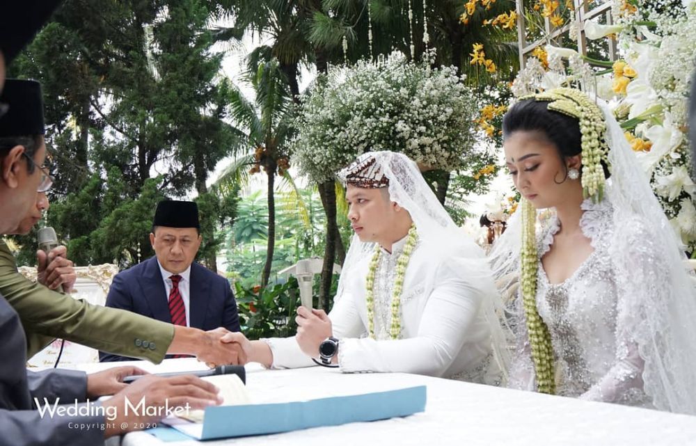 10 Momen akad nikah Kevin Liliana dan Oskar, digelar outdoor