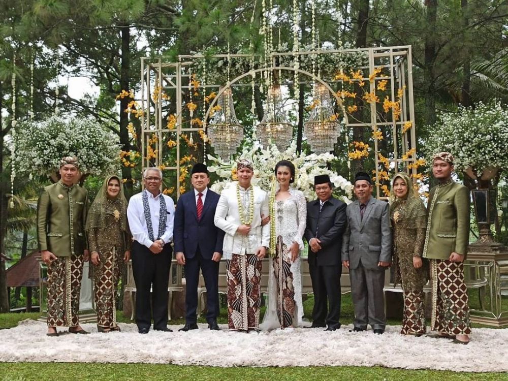 10 Momen akad nikah Kevin Liliana dan Oskar, digelar outdoor