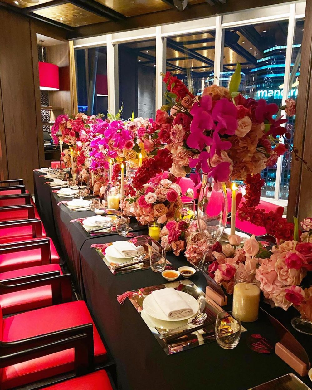 8 Potret ultah Kezia Toemion mantu Soeharto, bentuk kuenya unik