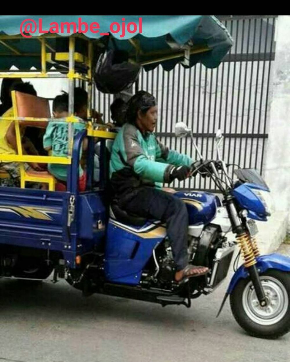 30 Motor Unik Driver Ojek Online Ini Bikin Pelanggan Bingung