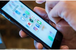 Cara mencadangkan foto & pesan di WhatsApp (WA) dengan Google