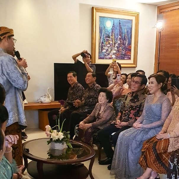 7 Momen lamaran anak Rini Soemarno, calon istrinya pastry chef