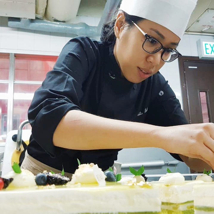 8 Pesona Talita Setyadi, pastry chef calon mantu Rini Soemarno