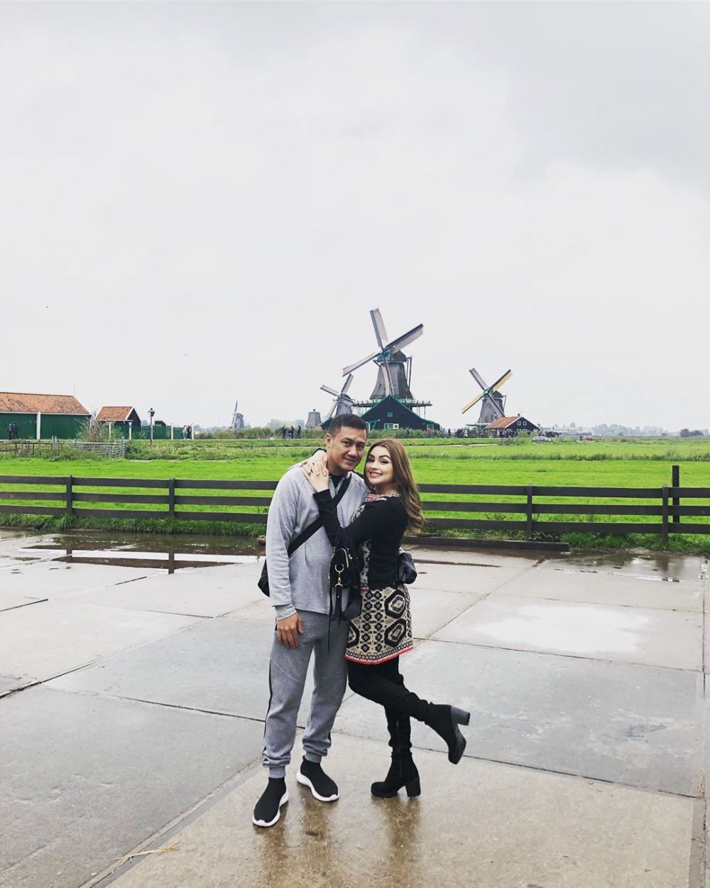 7 Potret terbaru ibu sambung Teuku Rassya, makin memesona