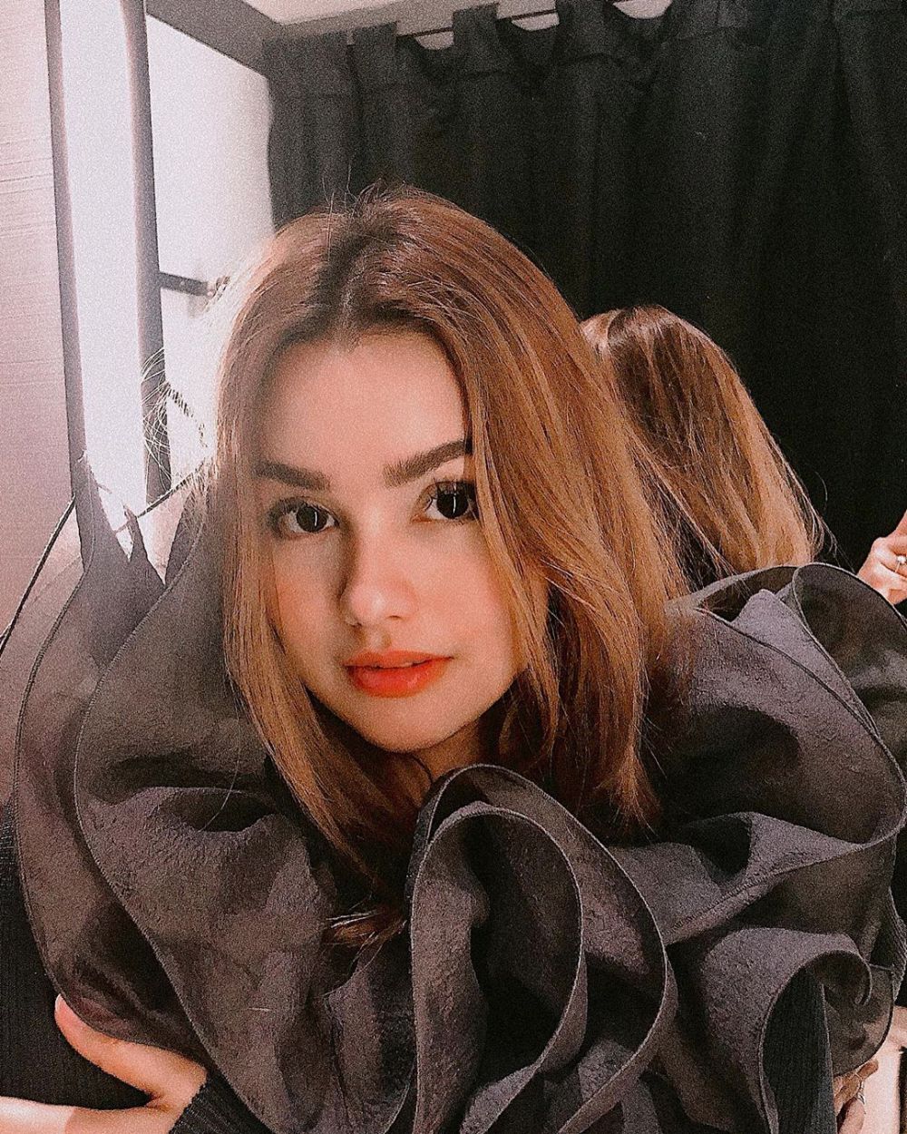 7 Potret terbaru ibu sambung Teuku Rassya, makin memesona