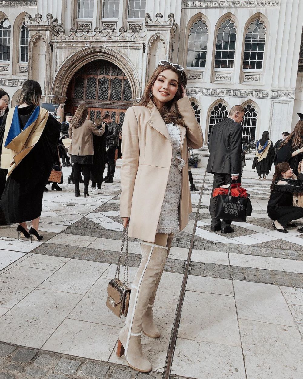 7 Potret terbaru ibu sambung Teuku Rassya, makin memesona