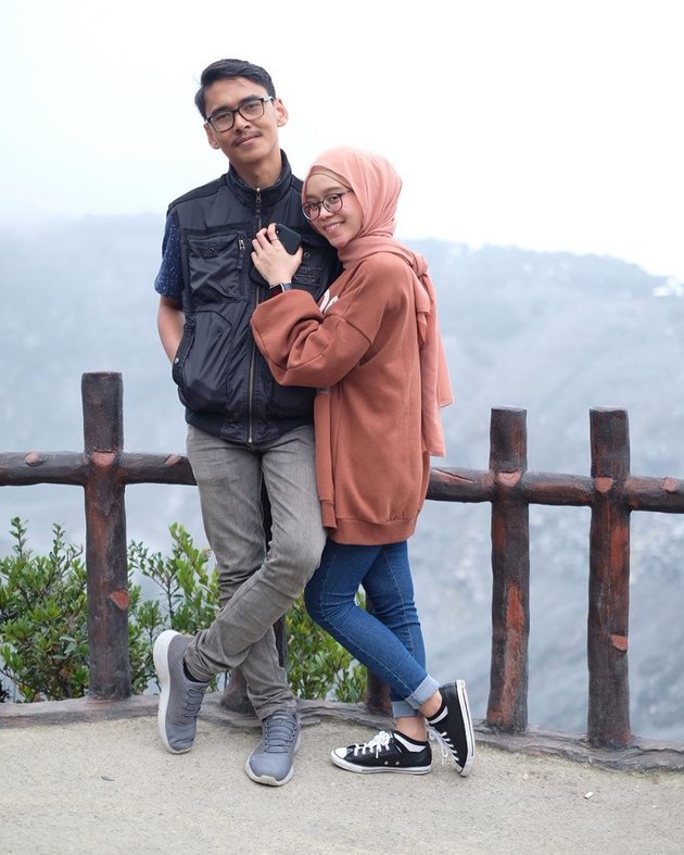 8 Momen kedekatan Lesty Kejora dan kakaknya, bak pacaran