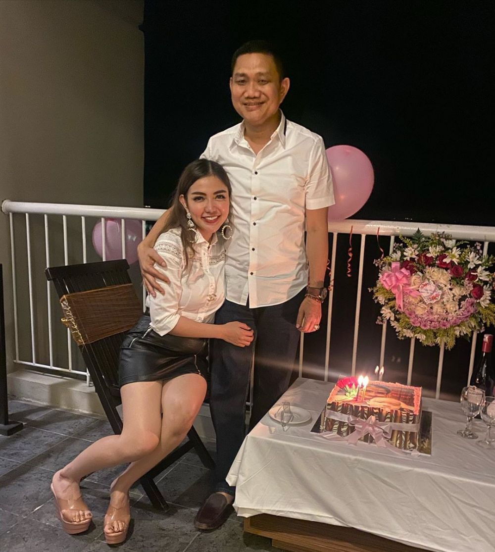 10 Momen kejutan ultah Bella Shofie ke-28, kuenya curi perhatian