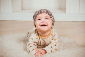 150 Nama bayi laki-laki bermakna bijaksana